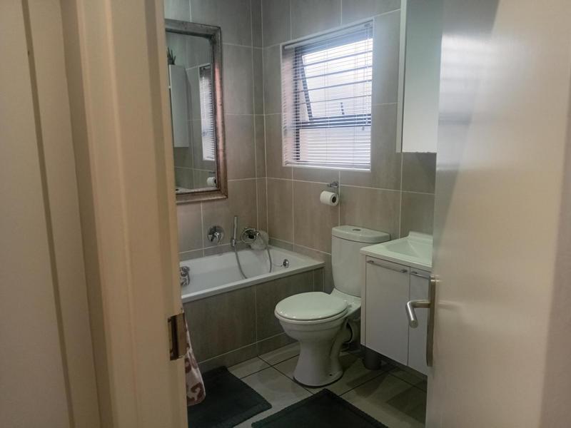 1 Bedroom Property for Sale in Sunninghill Gauteng