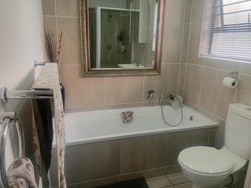 1 Bedroom Property for Sale in Sunninghill Gauteng