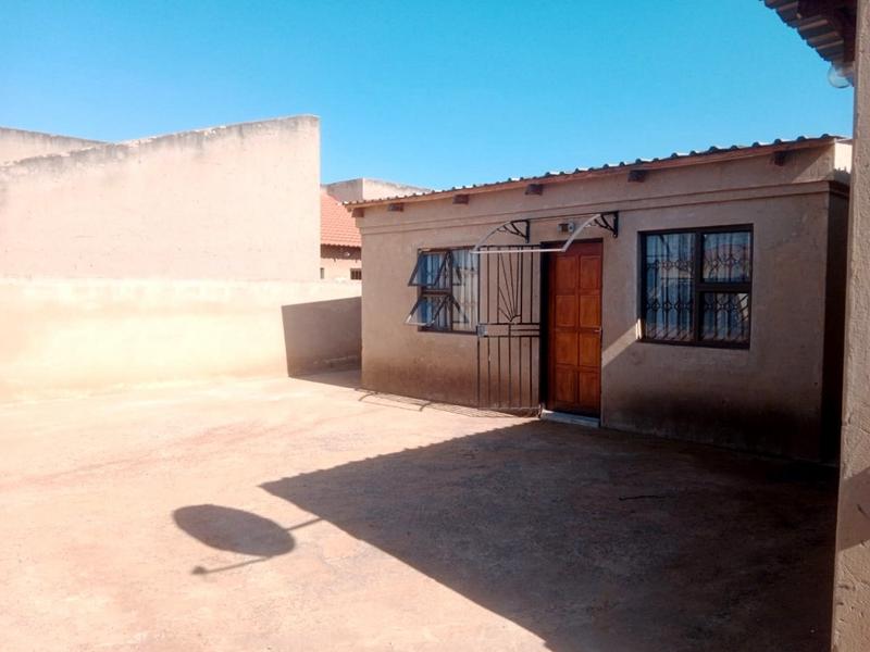 1 Bedroom Property for Sale in Vosloorus Gauteng