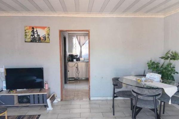 1 Bedroom Property for Sale in Vosloorus Gauteng