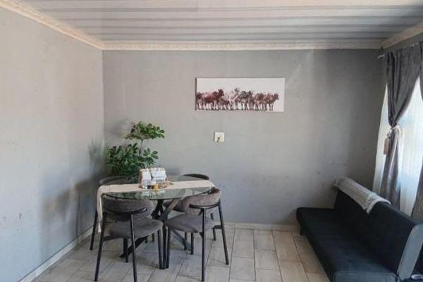 1 Bedroom Property for Sale in Vosloorus Gauteng