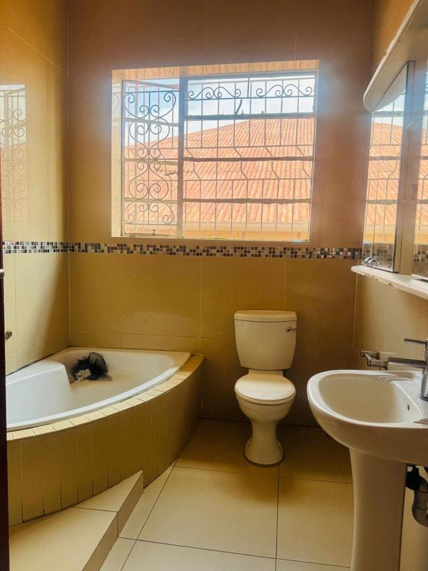 To Let 4 Bedroom Property for Rent in Kensington Gauteng