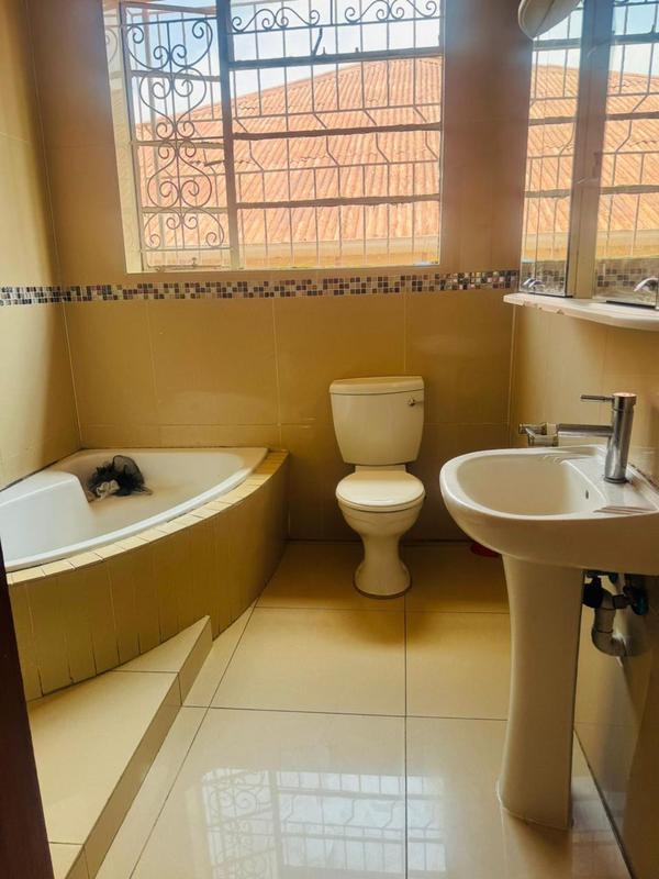 To Let 4 Bedroom Property for Rent in Kensington Gauteng