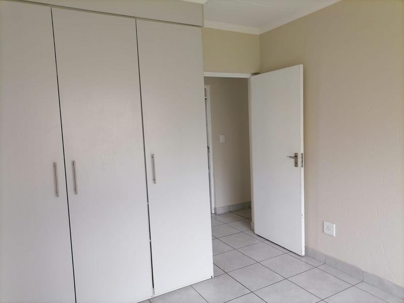To Let 2 Bedroom Property for Rent in Beverley Gauteng