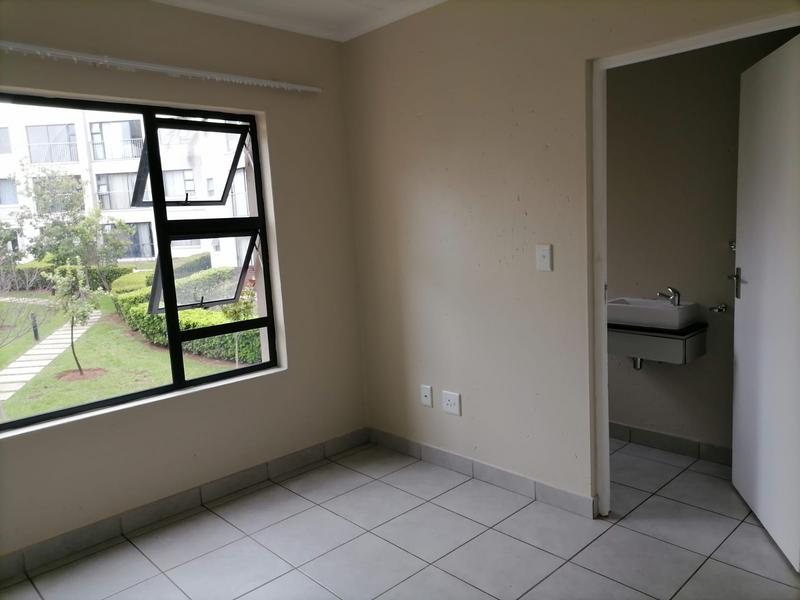 To Let 2 Bedroom Property for Rent in Beverley Gauteng
