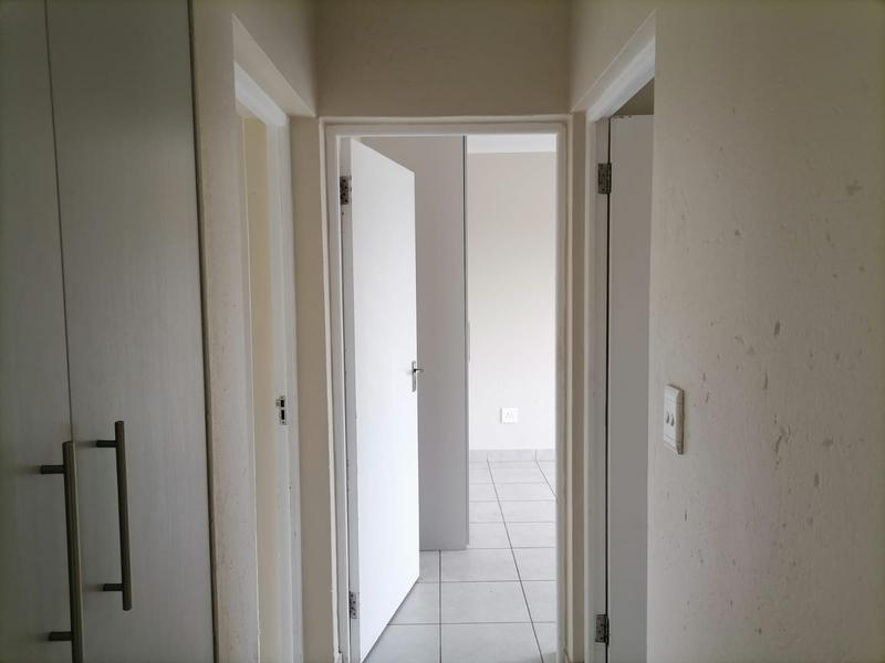 To Let 2 Bedroom Property for Rent in Beverley Gauteng