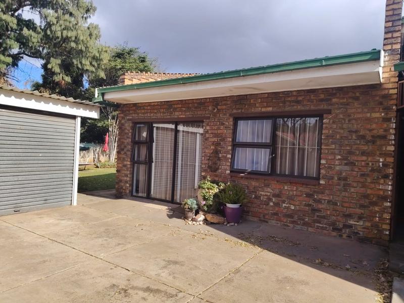 4 Bedroom Property for Sale in Vanderbijlpark Sw 2 Gauteng