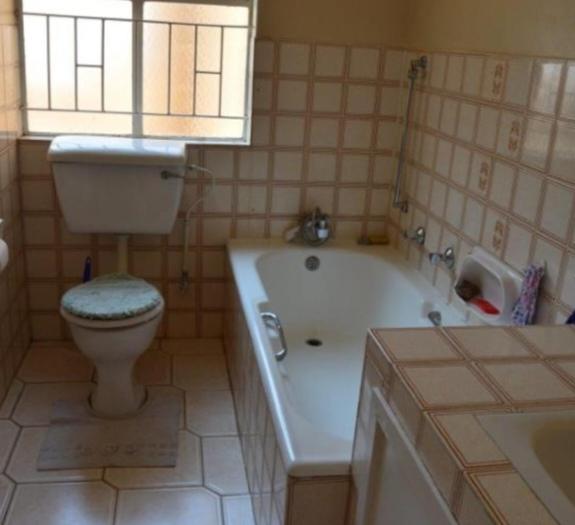 2 Bedroom Property for Sale in Edleen Gauteng