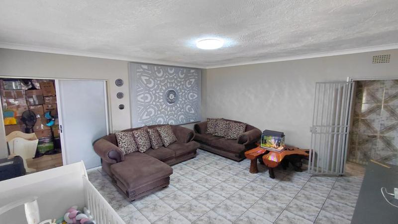 4 Bedroom Property for Sale in General Albertspark Gauteng