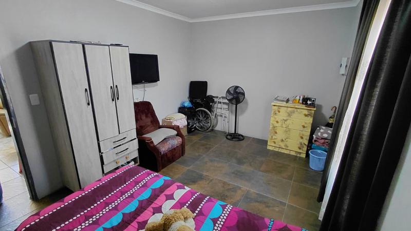 4 Bedroom Property for Sale in General Albertspark Gauteng