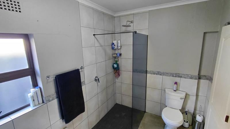4 Bedroom Property for Sale in General Albertspark Gauteng