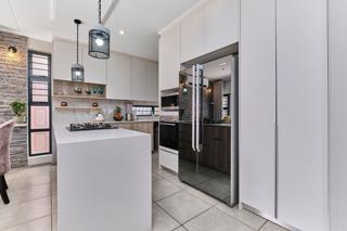 To Let 3 Bedroom Property for Rent in Barbeque Downs Gauteng