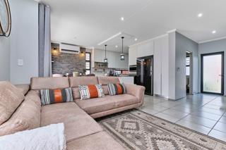 To Let 3 Bedroom Property for Rent in Barbeque Downs Gauteng