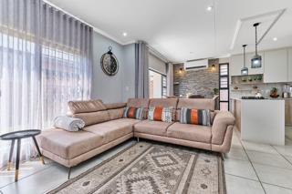 To Let 3 Bedroom Property for Rent in Barbeque Downs Gauteng