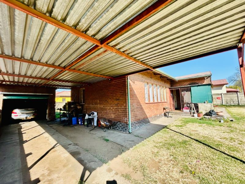 3 Bedroom Property for Sale in Vanderbijlpark CW 4 Gauteng
