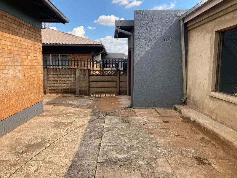 3 Bedroom Property for Sale in Vanderbijlpark Cw 6 Gauteng