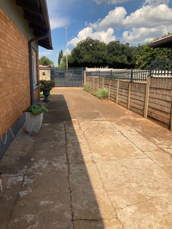 3 Bedroom Property for Sale in Vanderbijlpark Cw 6 Gauteng