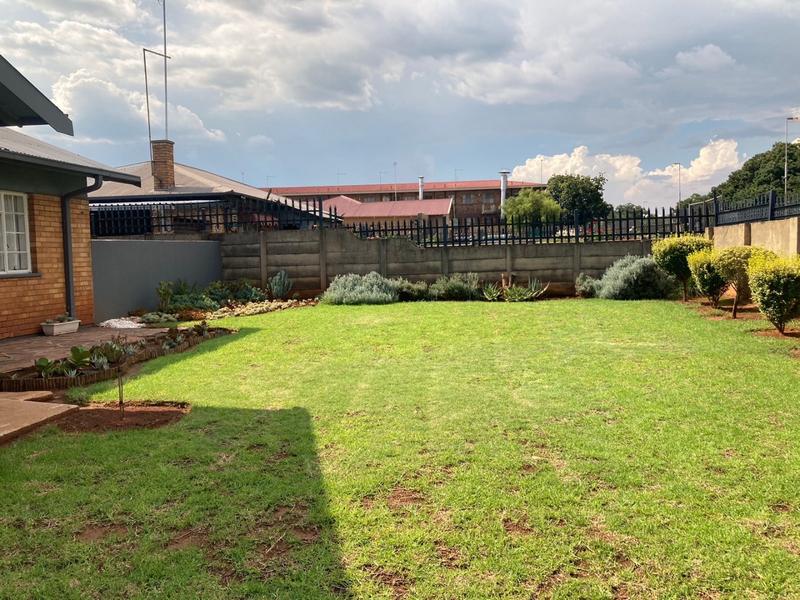 3 Bedroom Property for Sale in Vanderbijlpark Cw 6 Gauteng
