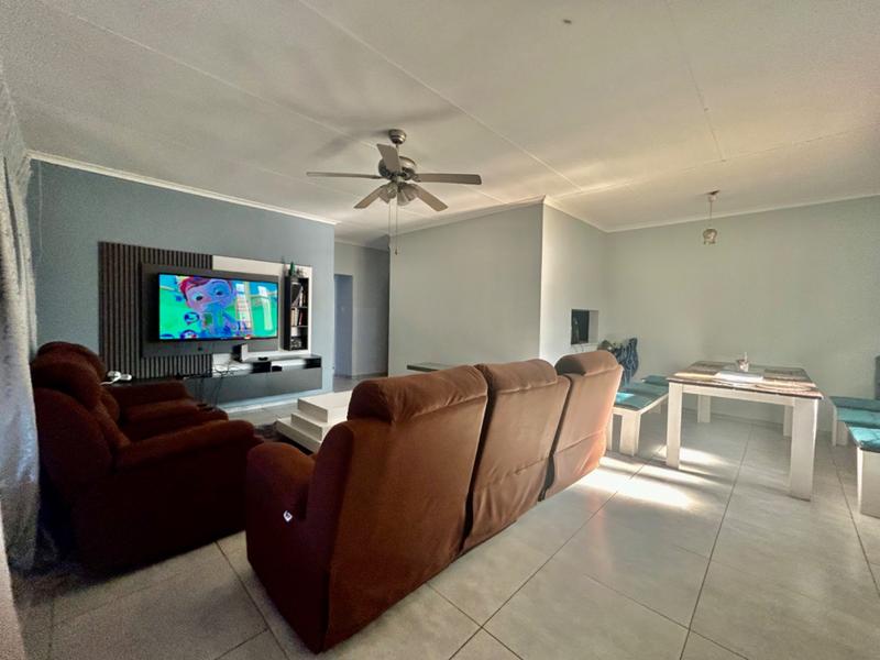 3 Bedroom Property for Sale in Vanderbijlpark Cw 6 Gauteng