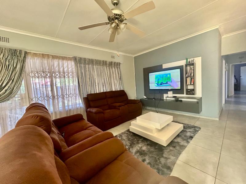3 Bedroom Property for Sale in Vanderbijlpark Cw 6 Gauteng
