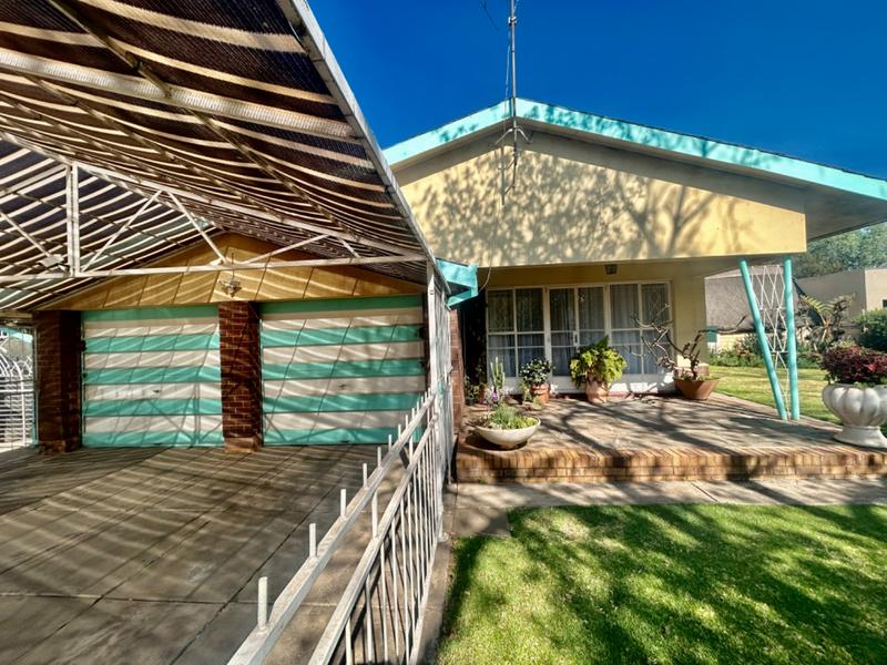 4 Bedroom Property for Sale in Vanderbijlpark SW 1 Gauteng