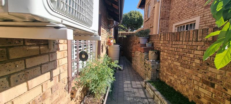 4 Bedroom Property for Sale in Wierdaglen Estate Gauteng