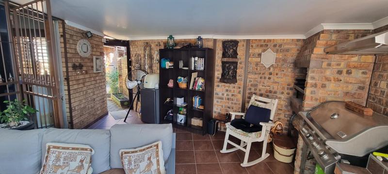 4 Bedroom Property for Sale in Wierdaglen Estate Gauteng
