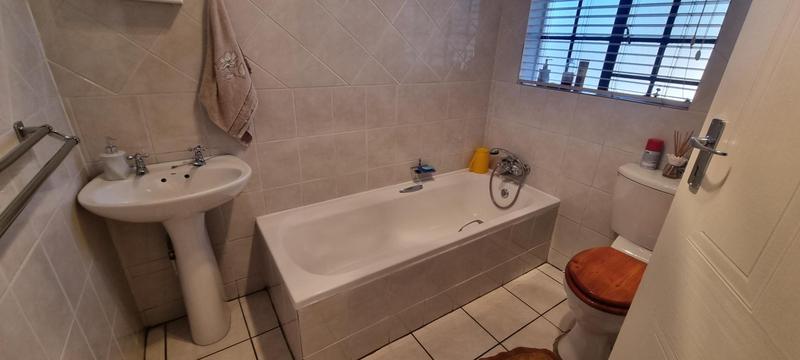 4 Bedroom Property for Sale in Wierdaglen Estate Gauteng