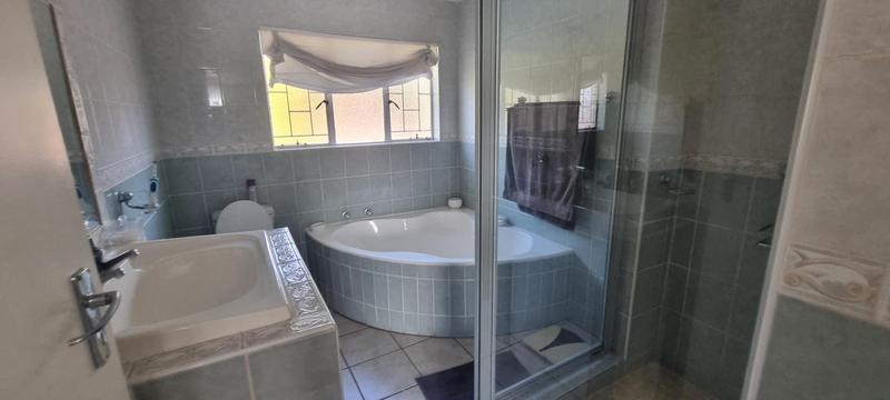 4 Bedroom Property for Sale in Wierdaglen Estate Gauteng