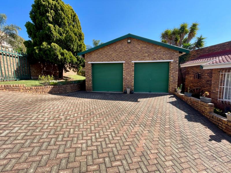 3 Bedroom Property for Sale in Noordheuwel Gauteng