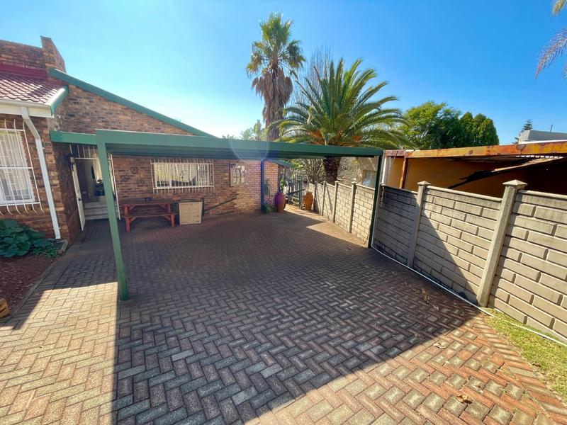 3 Bedroom Property for Sale in Noordheuwel Gauteng