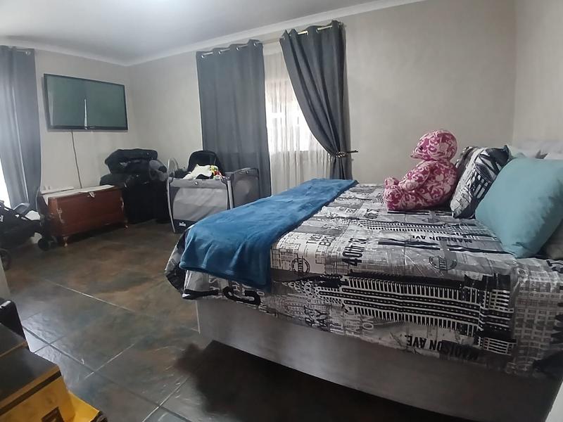 4 Bedroom Property for Sale in General Albertspark Gauteng