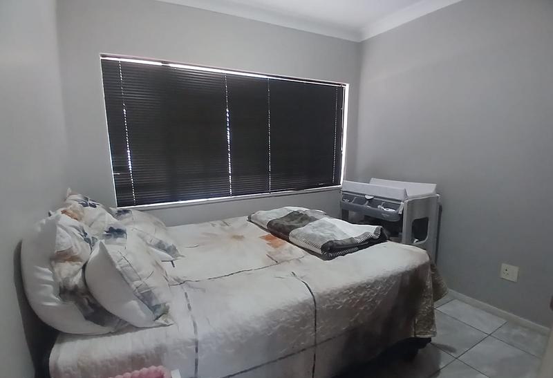 4 Bedroom Property for Sale in General Albertspark Gauteng