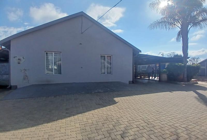 4 Bedroom Property for Sale in General Albertspark Gauteng