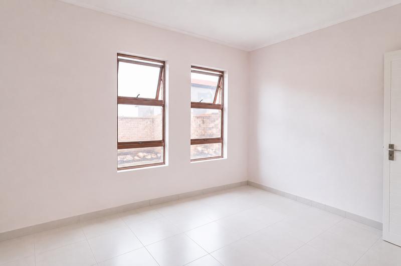 2 Bedroom Property for Sale in Wilro Park Gauteng