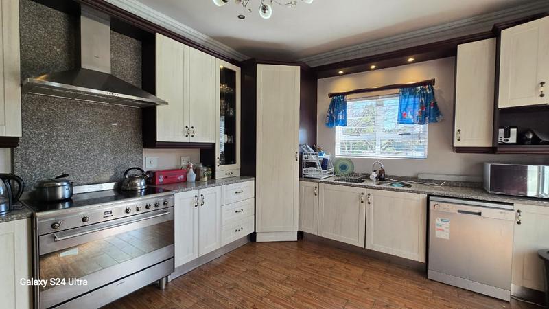 4 Bedroom Property for Sale in Elspark Gauteng