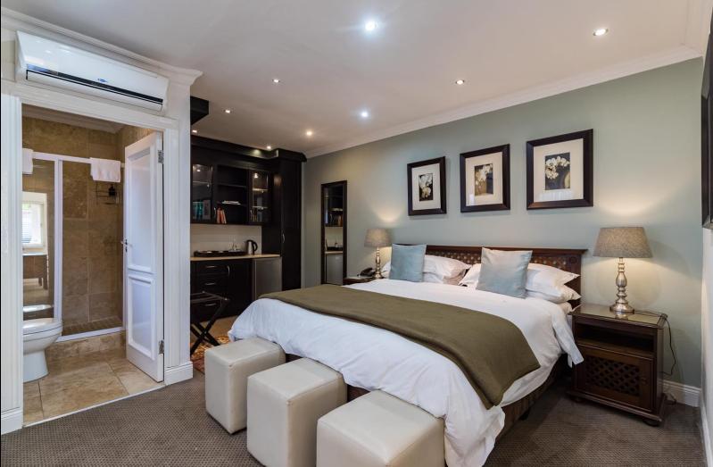9 Bedroom Property for Sale in Groenkloof Gauteng