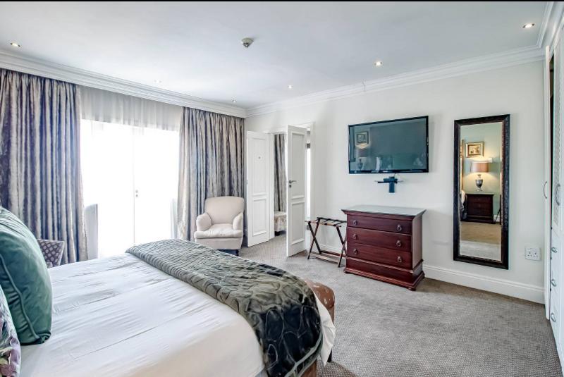 9 Bedroom Property for Sale in Groenkloof Gauteng
