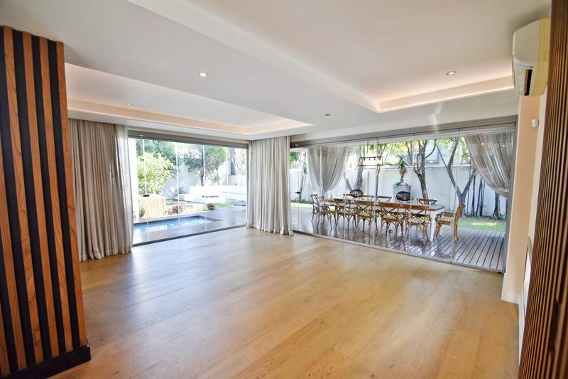 To Let 4 Bedroom Property for Rent in Sandown Gauteng