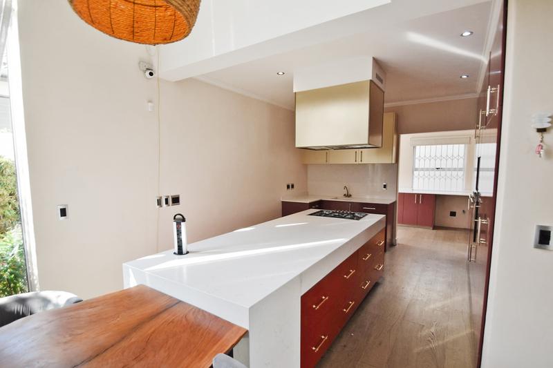 To Let 4 Bedroom Property for Rent in Sandown Gauteng