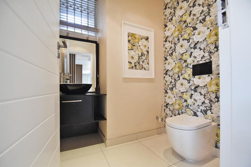 To Let 4 Bedroom Property for Rent in Sandown Gauteng