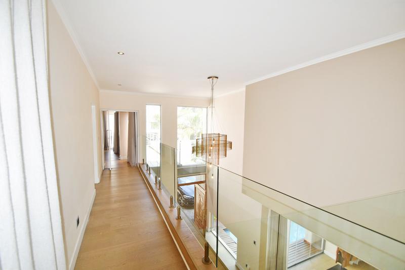 To Let 4 Bedroom Property for Rent in Sandown Gauteng