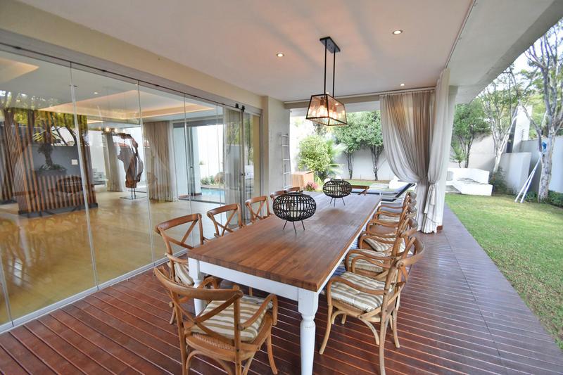 To Let 4 Bedroom Property for Rent in Sandown Gauteng