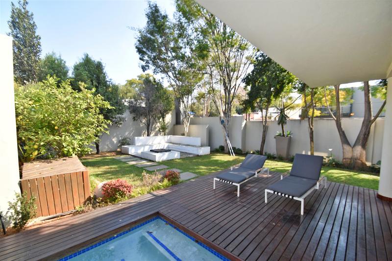 To Let 4 Bedroom Property for Rent in Sandown Gauteng