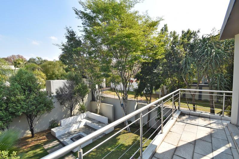 To Let 4 Bedroom Property for Rent in Sandown Gauteng