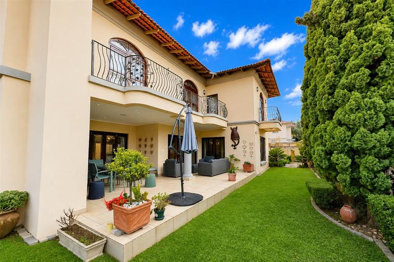 To Let 4 Bedroom Property for Rent in Sandown Gauteng
