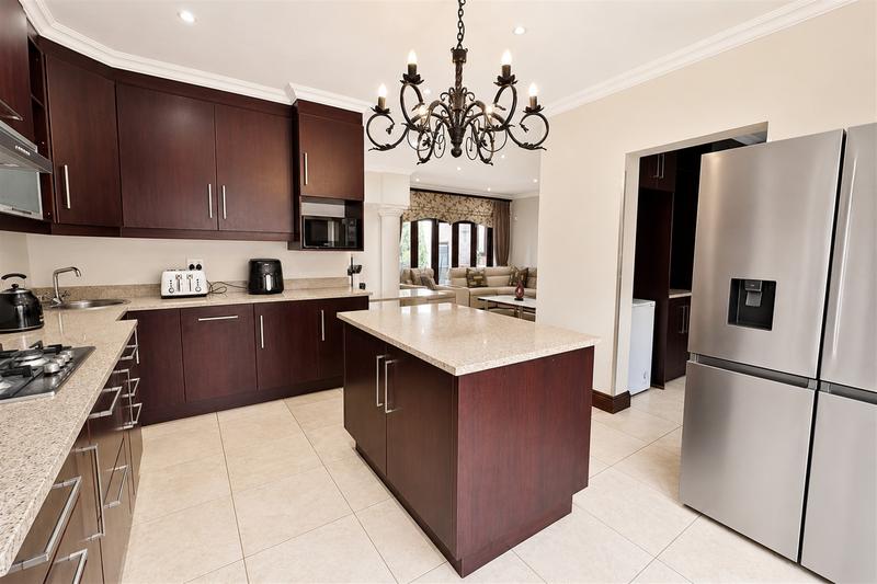 To Let 4 Bedroom Property for Rent in Sandown Gauteng