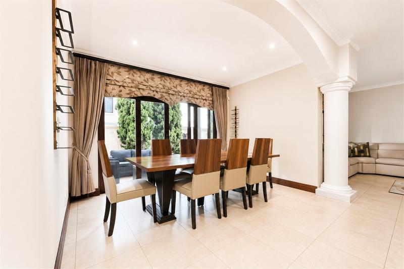 To Let 4 Bedroom Property for Rent in Sandown Gauteng