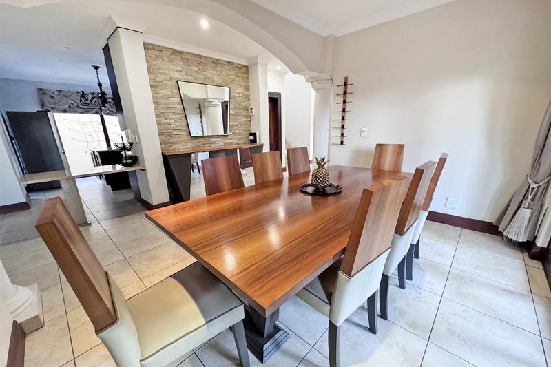 To Let 4 Bedroom Property for Rent in Sandown Gauteng