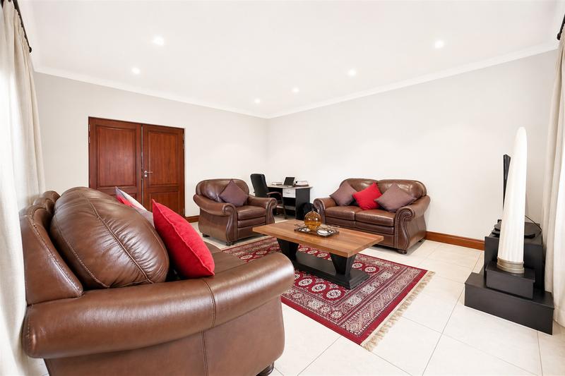 To Let 4 Bedroom Property for Rent in Sandown Gauteng